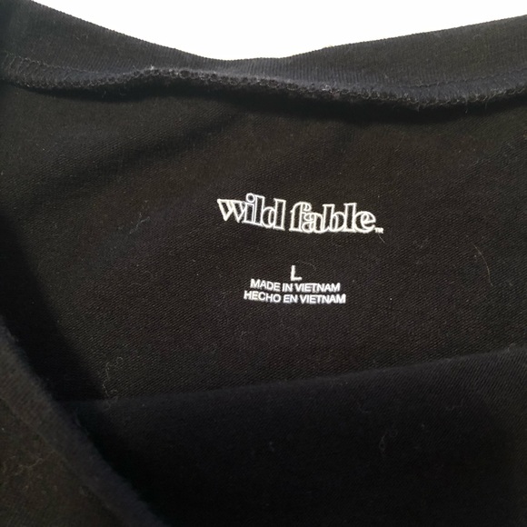 Crop Tops - Picture 3 of 3